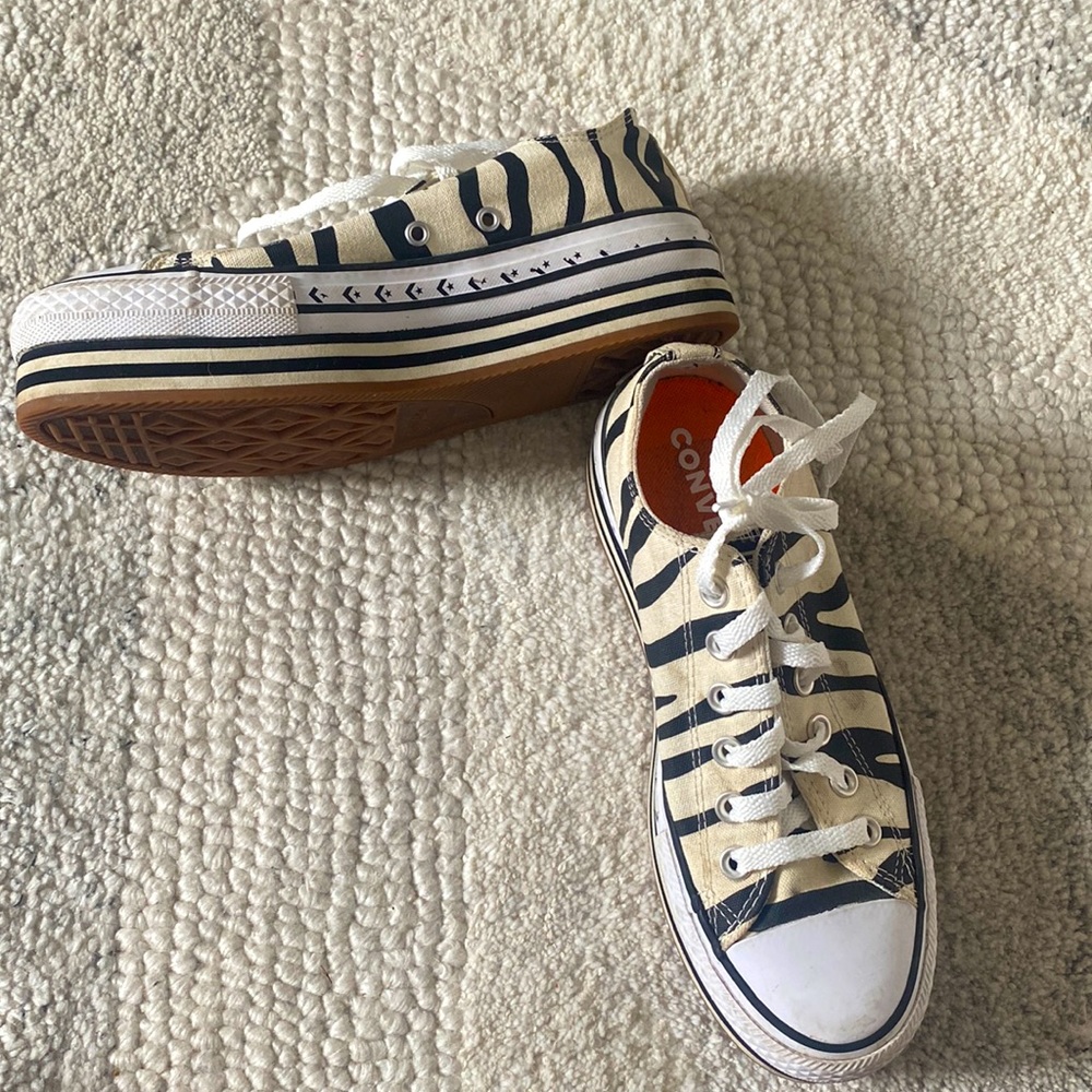 zebra print converse platform low-top. i will bargain with price🤝